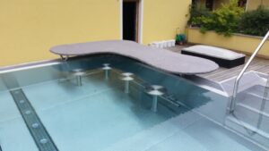 Whirlpool mit Theke